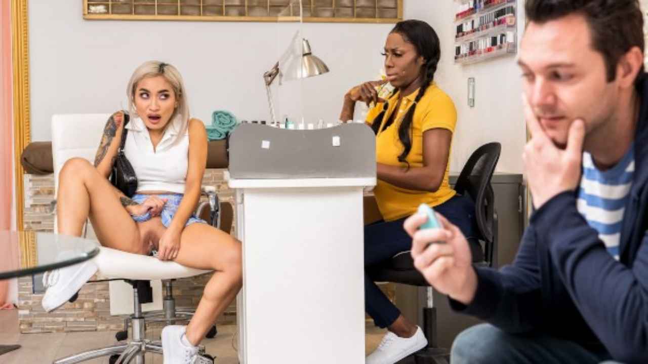Avery Black Ebony Mystique - Sneaky Vibrator Leads To Salon Sex Lesbian Sex At Salon , Squirting Orgasm Porn
