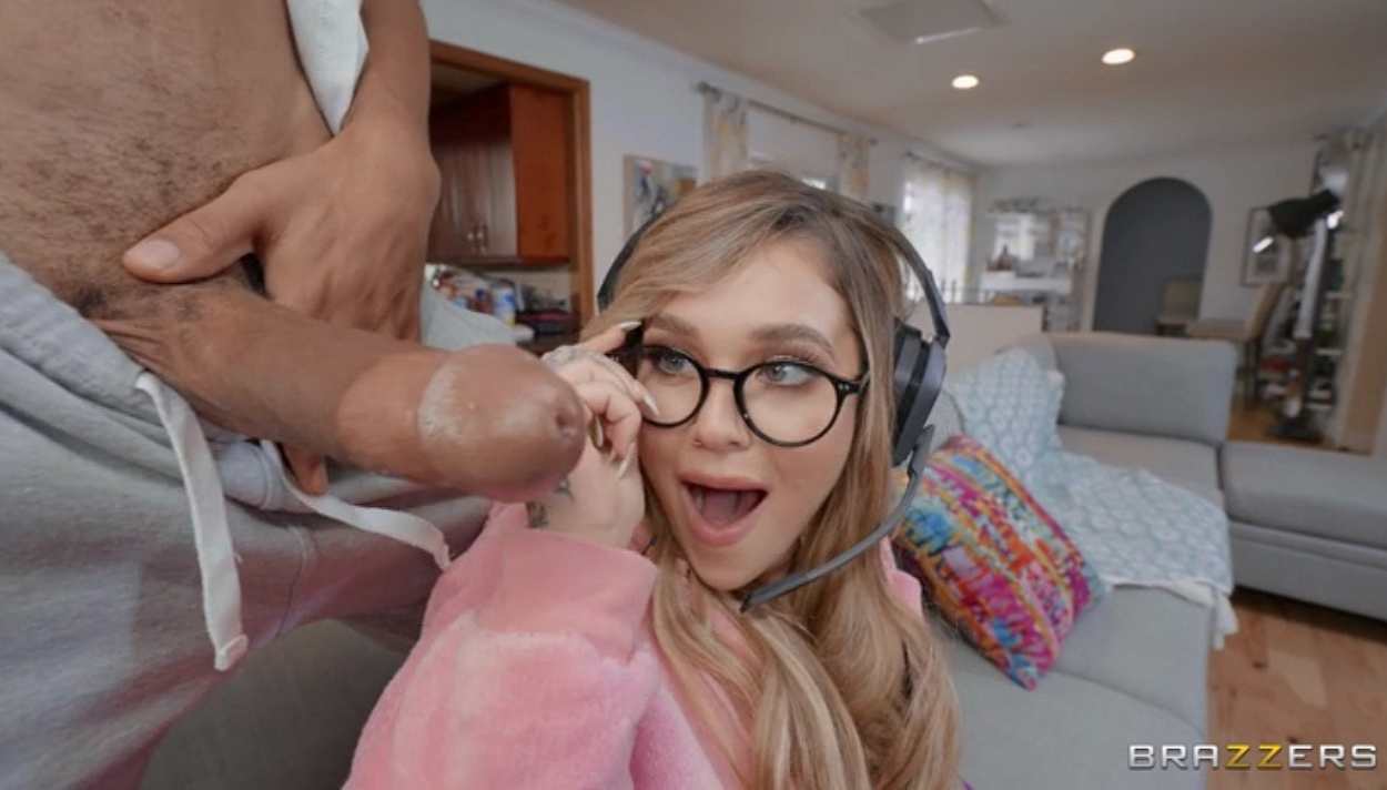 Brazzers Kali Roses Dwayne Foxxx - Cheating Gamer Distracted by Huge Cock , BrazzersExxtra Gamer Gf Cheating Sex With Bf's Friend